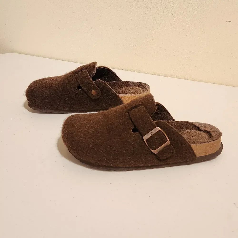 Cushionaire Sz 6.5 Fuzzy Chocolate Brown Clog Mules Slides Cozy Fall Shoes - Picture 3 of 11